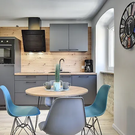 Nur 200 Meter Zum Mit Salzwasserpool, Fahrraeder, Sonnenterrasse Apartmán Pula