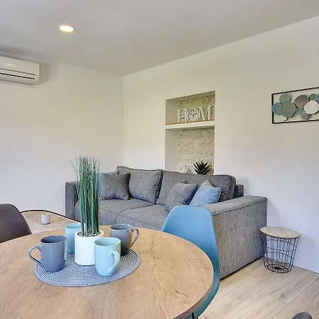 Nur 200 Meter Zum Mit Salzwasserpool, Fahrraeder, Sonnenterrasse