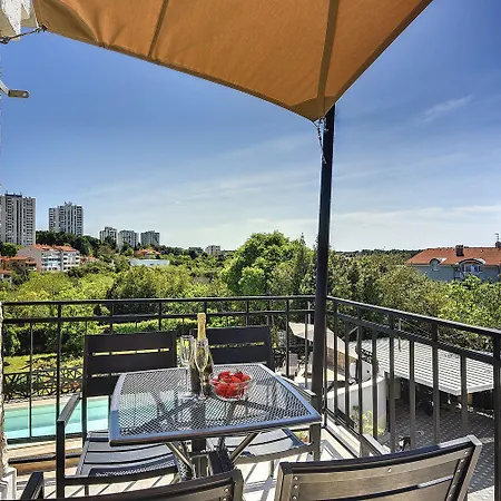 Apartment Nur 200 Meter Zum Mit Salzwasserpool, Fahrraeder, Sonnenterrasse Pula