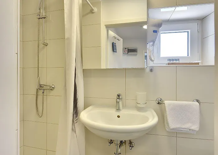 Nur 200 Meter Zum Mit Salzwasserpool, Fahrraeder, Sonnenterrasse * Pula